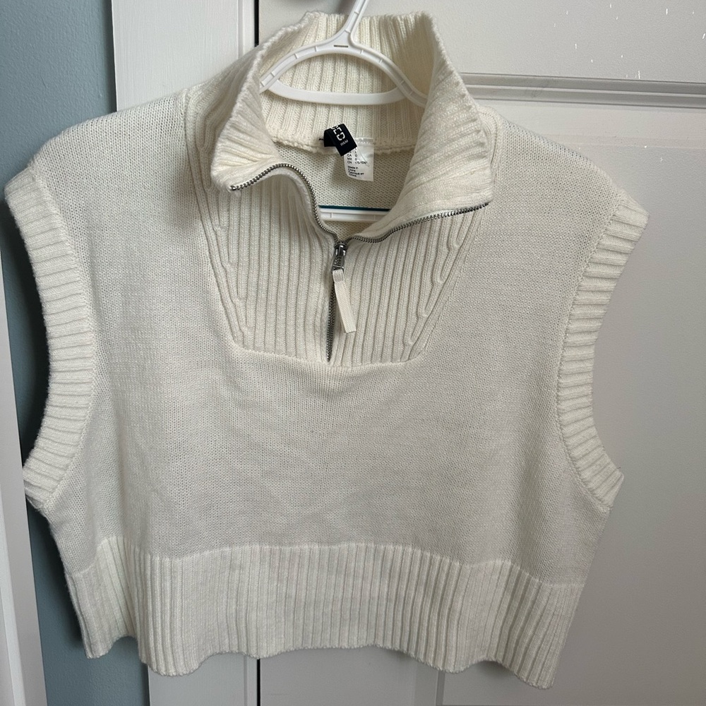 Women's White Zip-Up Sweater Vest
